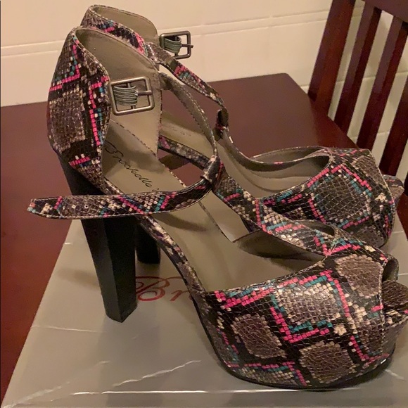 Open Toe Heel 💜💕💙 - Picture 4 of 6